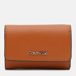 Гаманець жіночий Calvin Klein Jeans Trifold Sm Saffiano K60K608338-GAC Cognac (8719854162438) краща модель в Ужгороді